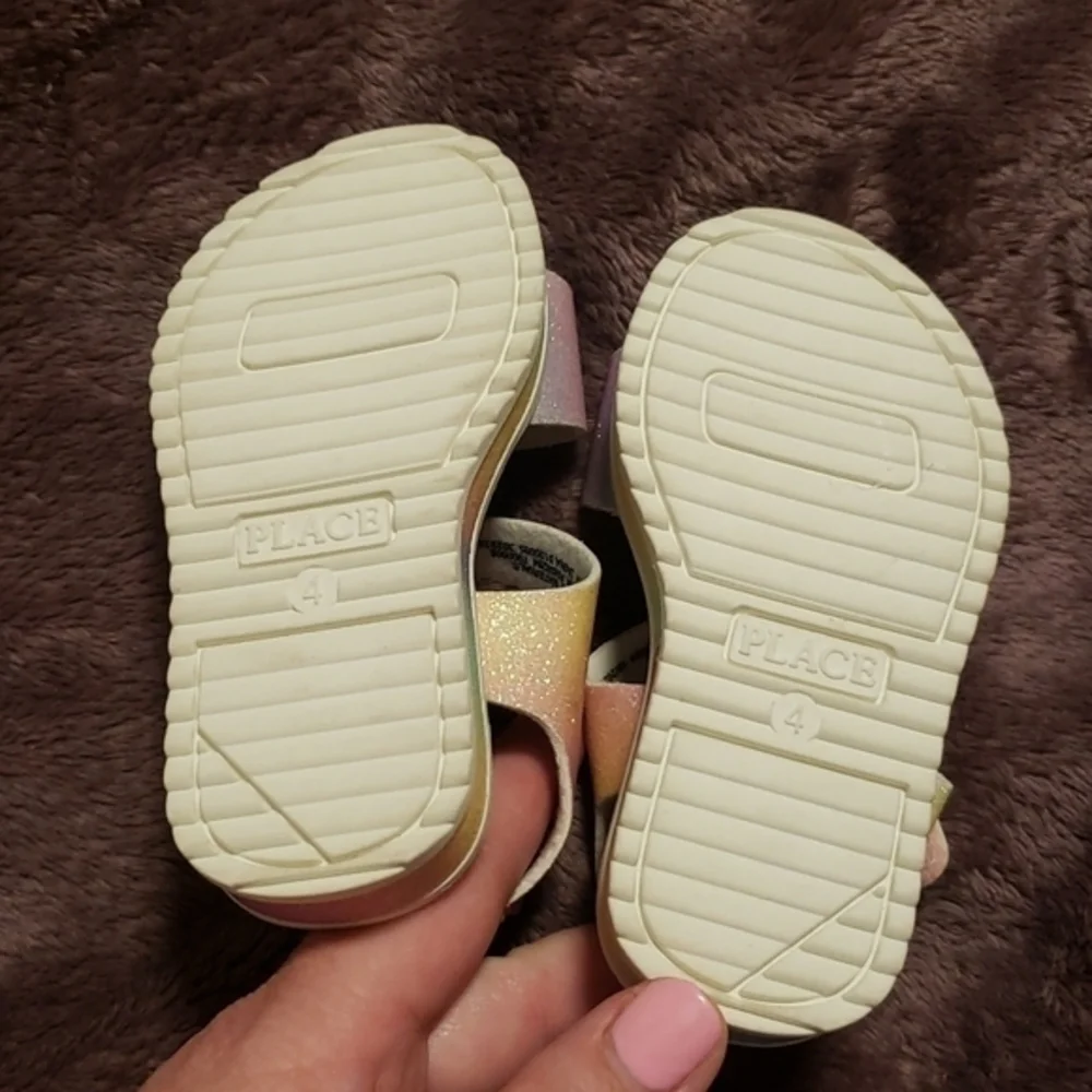 Glittery sandals‎